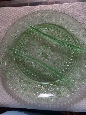Tiara Indiana Glass Chantilly Green Sandwich 3 Part Relish 12" Tray Platter